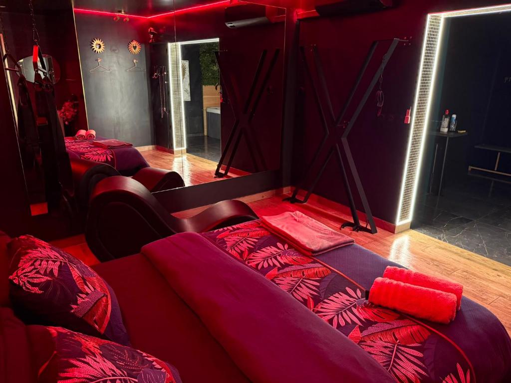 Crescendo 9 Love Room