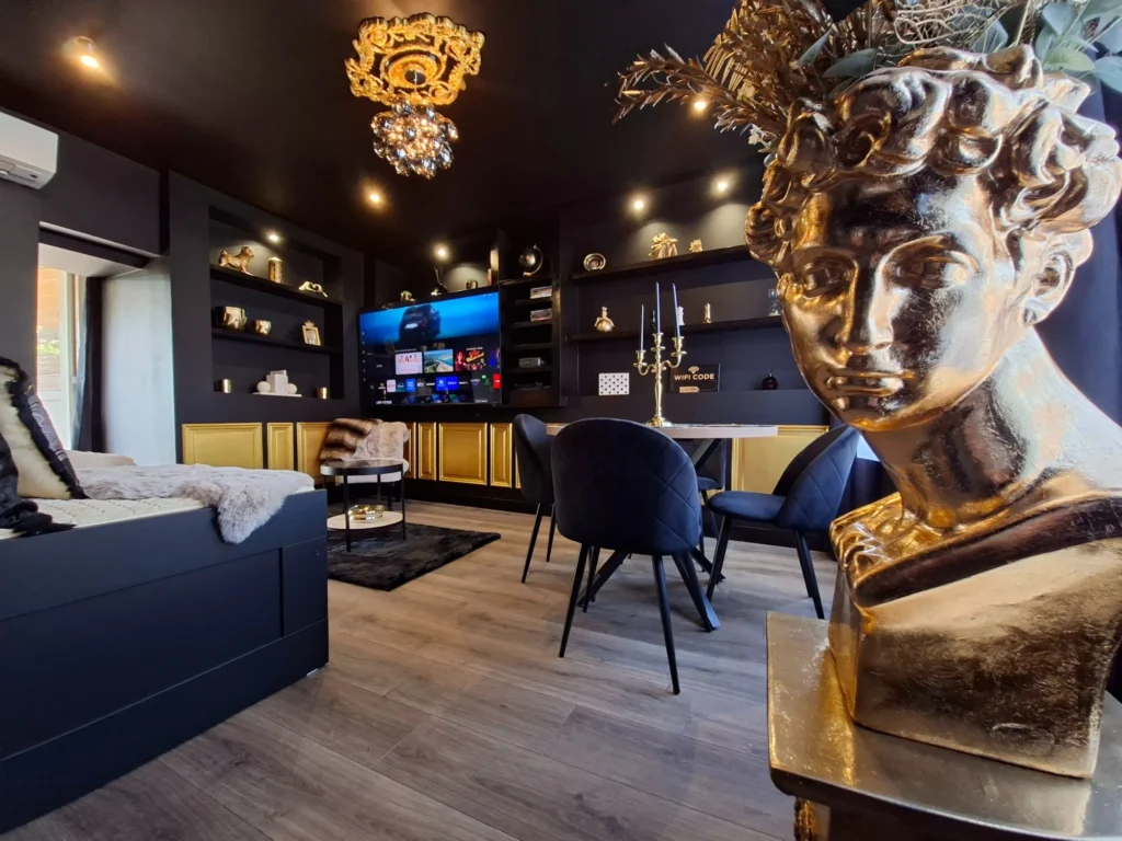 Love Room Sensation avec Jacuzzi et Sauna