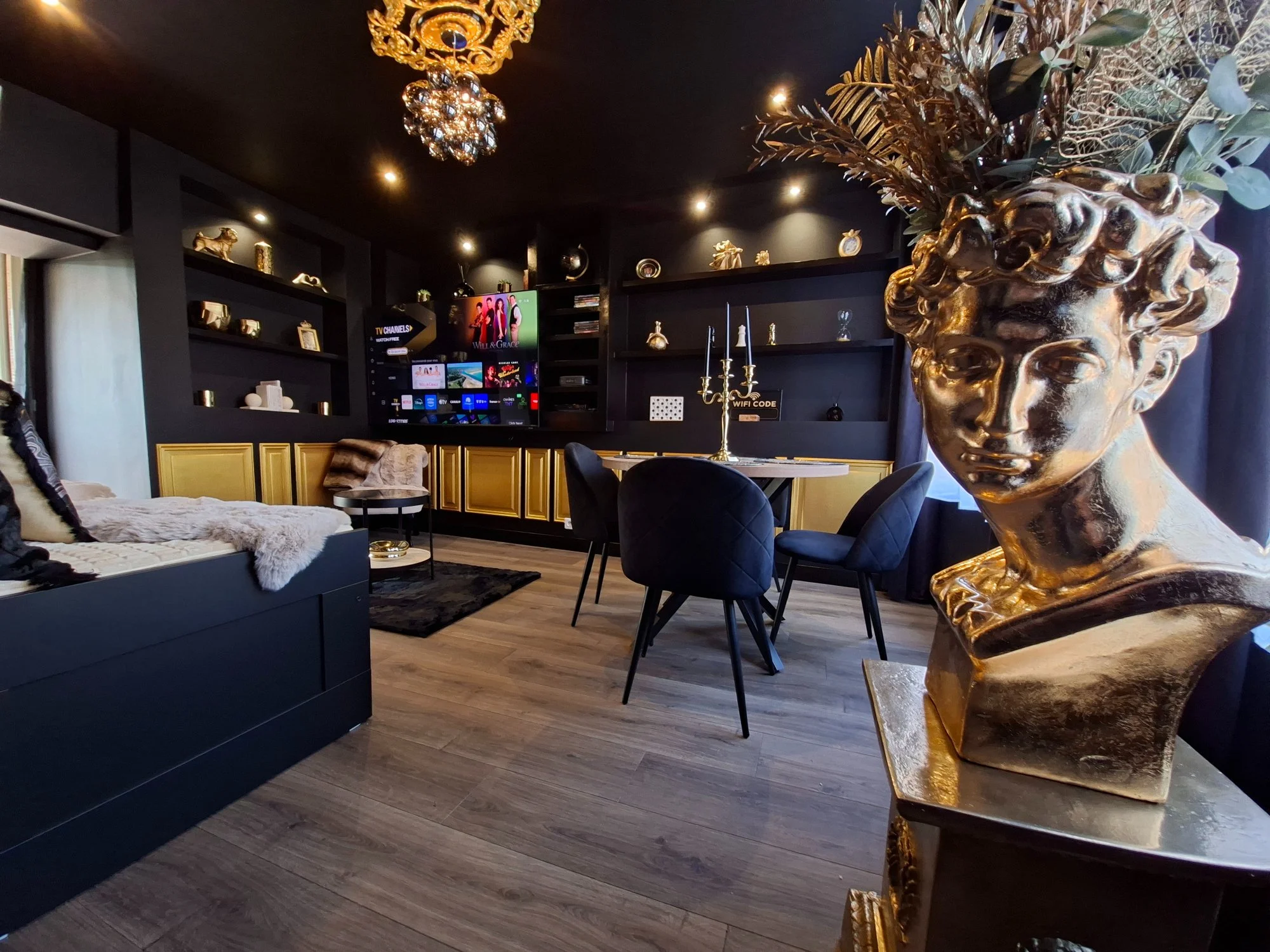 Love Room Sensation avec Jacuzzi et Sauna