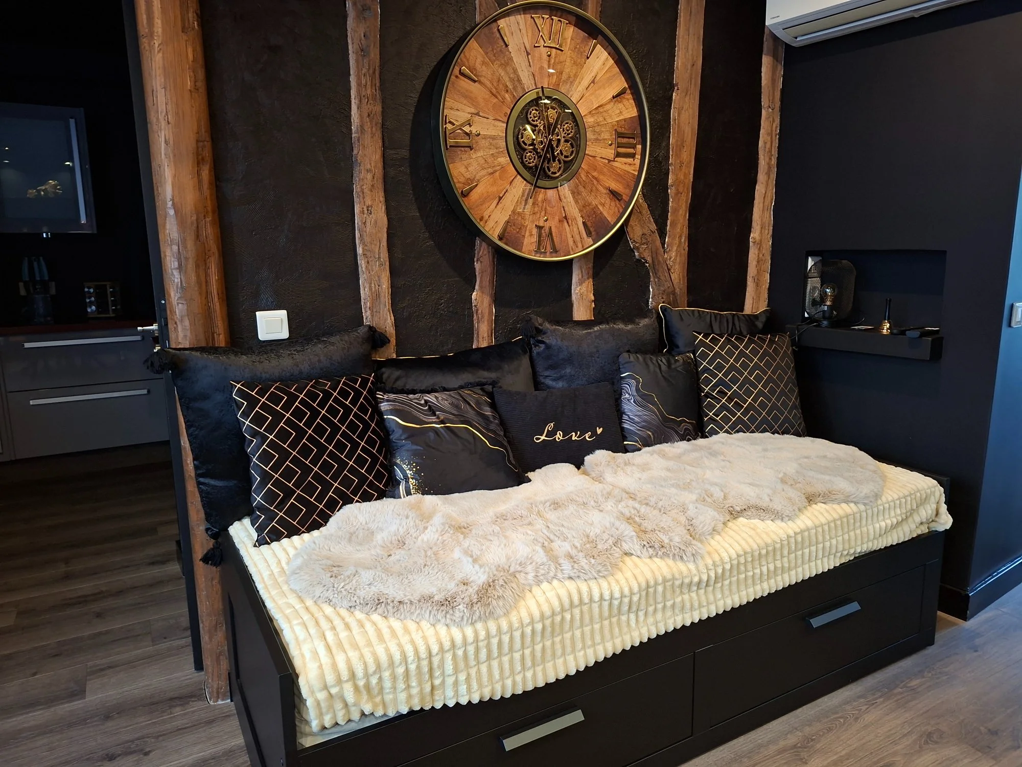Love Room Sensation avec Jacuzzi et Sauna