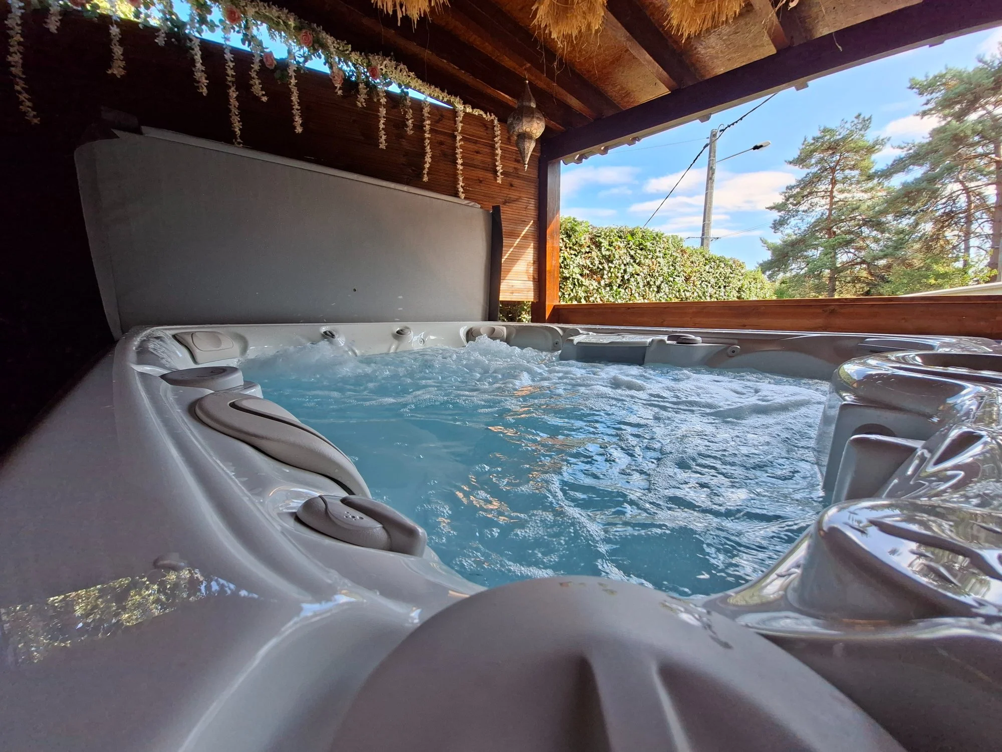 Love Room Sensation avec Jacuzzi et Sauna