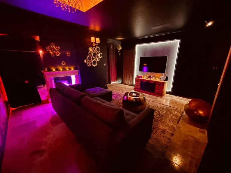 Villa Dahlia à Cognac – Parenthèse romantique et intimiste avec Suite, Lounge et Jardin Privé