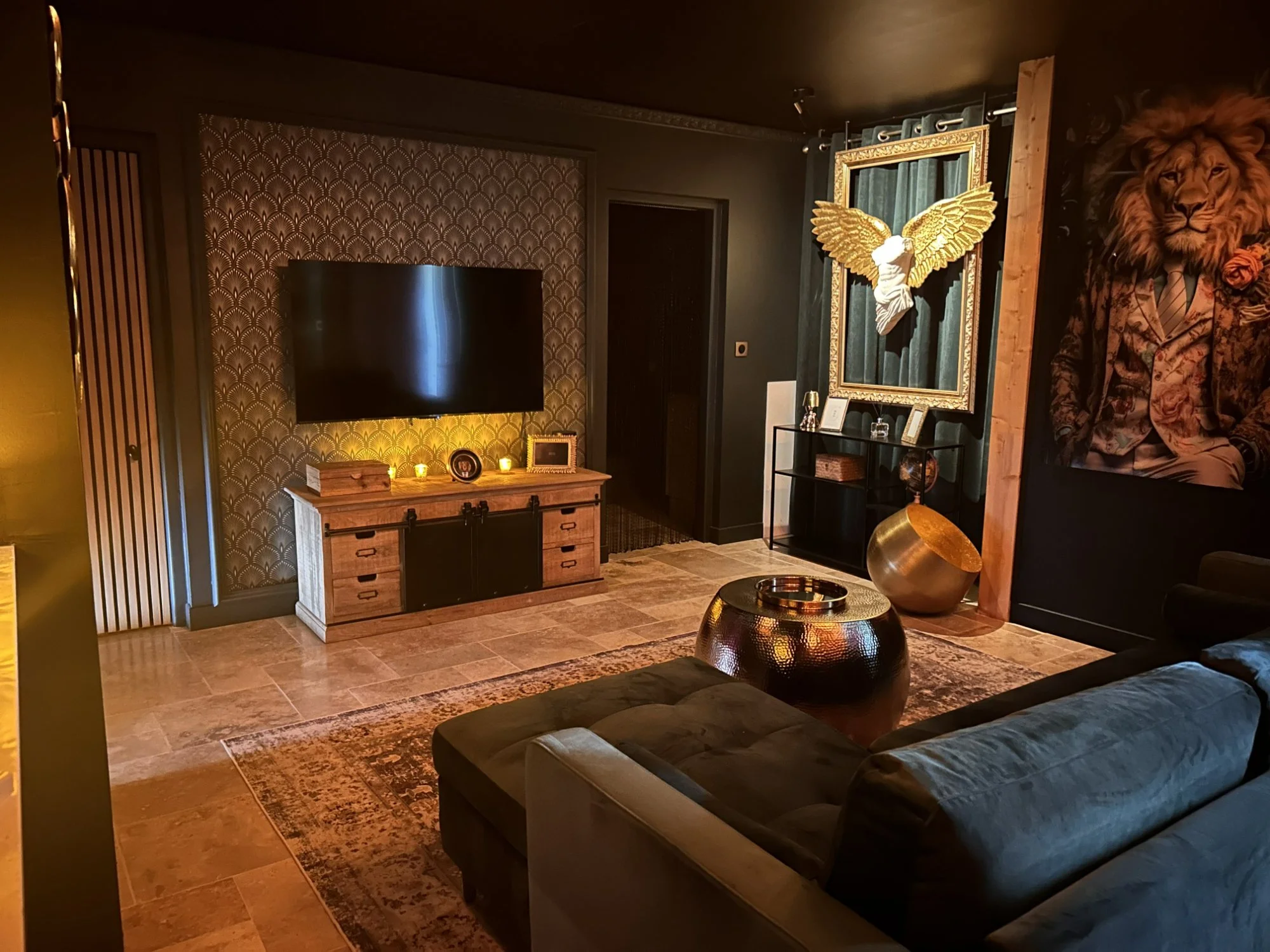 Villa Dahlia à Cognac – Parenthèse romantique et intimiste avec Suite, Lounge et Jardin Privé