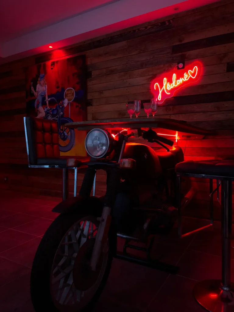 Le Nid d'Amour à Deux Roues
