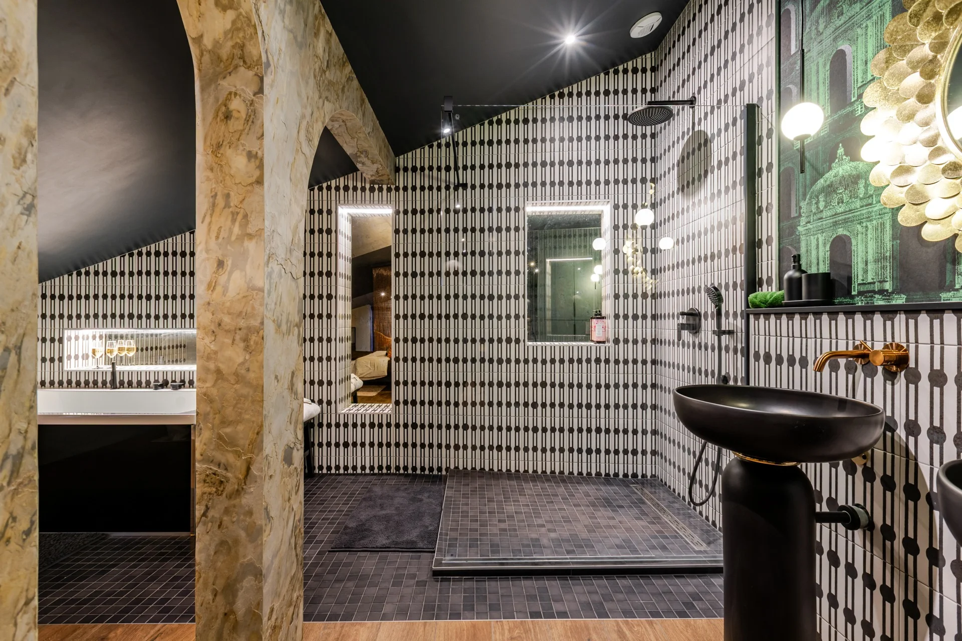 La Crypte du Désir – Love Room avec jacuzzi privatif, sauna et pièce secrète à Haguenau en Alsace