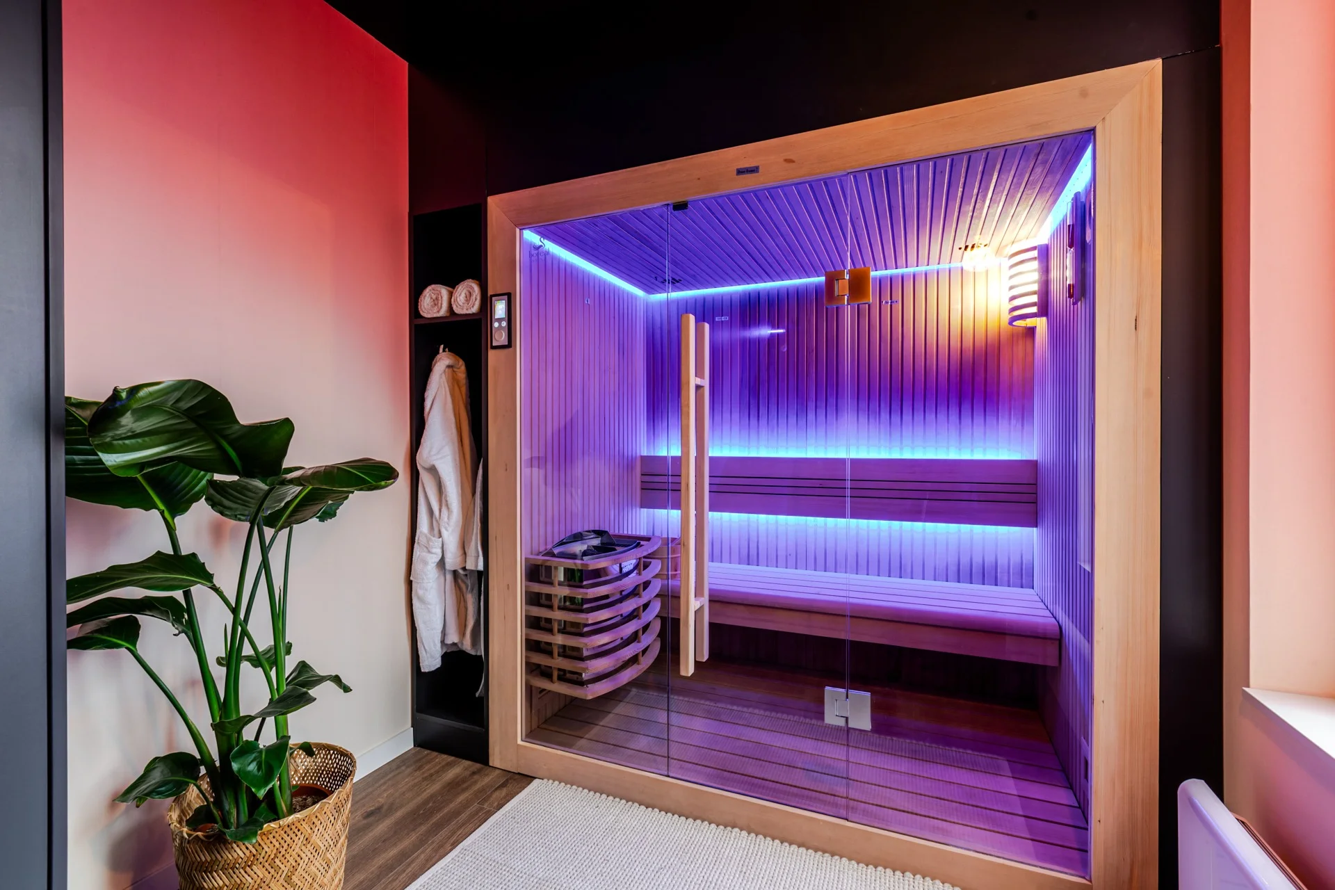 La Crypte du Désir – Love Room avec jacuzzi privatif, sauna et pièce secrète à Haguenau en Alsace